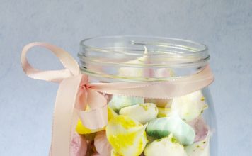 Meringue kisses merengue