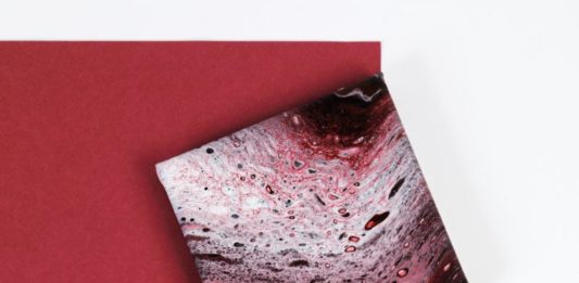 Abstract drieluik met Pouring Medium pouring medium