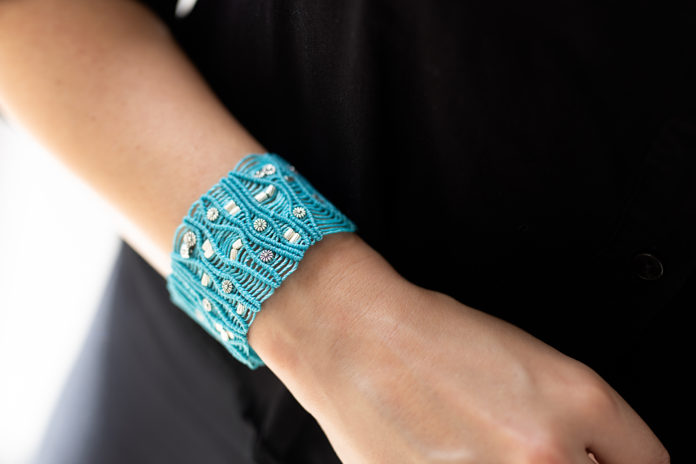 Geknoopte armband: trendy en verfijnd