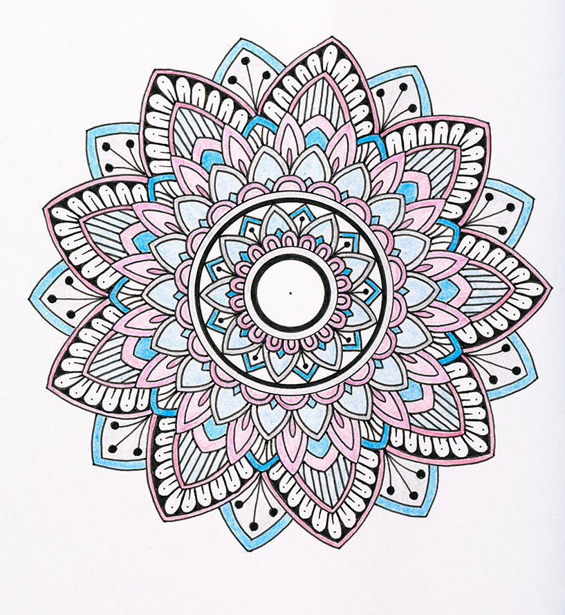 Gedetailleerd hetzelfde galop Mandala tekenen - HobbyHandig