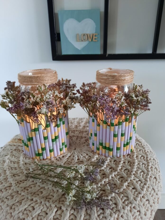 Moederdag bloemen-lichtje of Potje met rietjes en bloemen