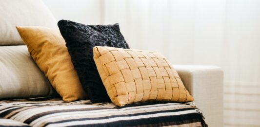 Hoe maak je je eigen kussensloop? diy kussensloop hobbyhandig smulderstextiel