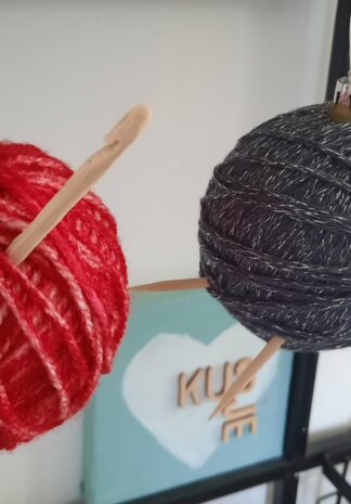 kerstbal voor haak en brei fanaten