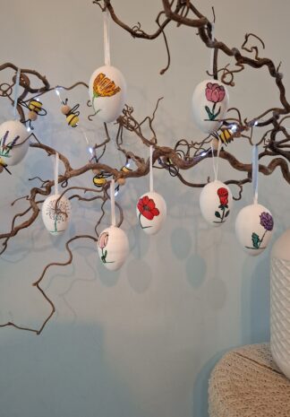 20260211_133448 paaseieren schilderen met acrylmarkers